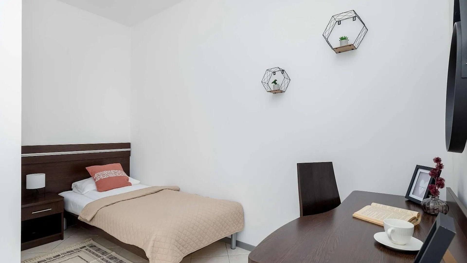 Spacious Villa Tarsis Studio In Kolobrzeg By Noclegi Renters Apartment
