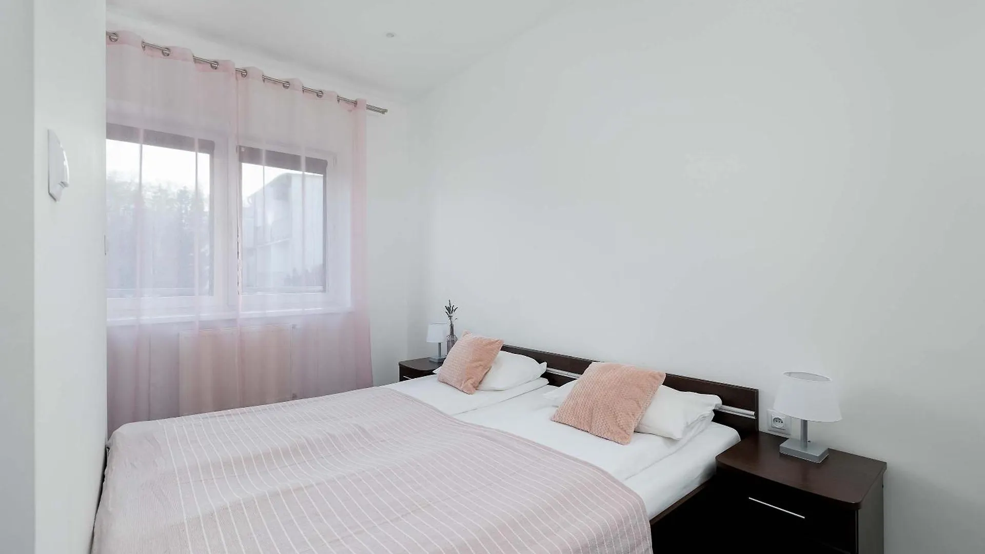 Spacious Villa Tarsis Studio In Kolobrzeg By Noclegi Renters شقة